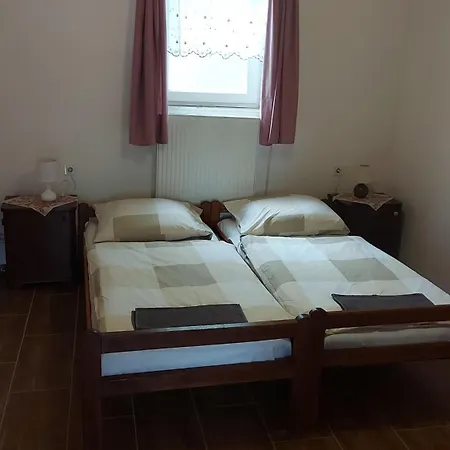 Anna Apartman Maroslele