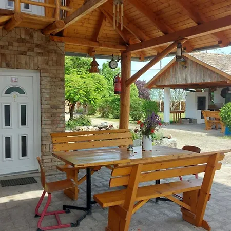 Anna Apartman * Maroslele
