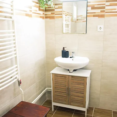 Anna Apartman