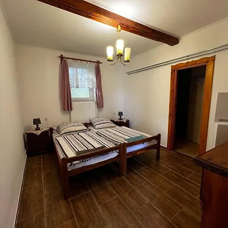 Apartment Anna Apartman Maroslele