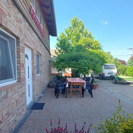 Anna Apartman