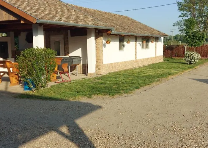 Anna Apartman Maroslele