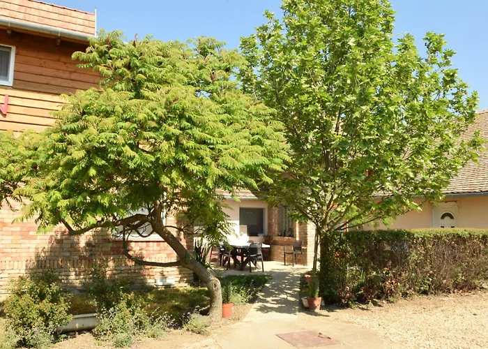 Anna Apartman