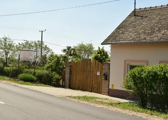 Anna Apartman Maroslele