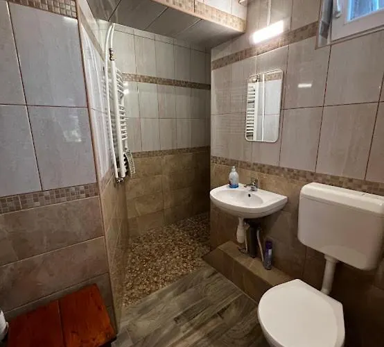 Anna Apartman *
